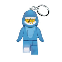 Afbeelding in Gallery-weergave laden, Lego Key Light Shark Guy - haai sleutelhanger met licht