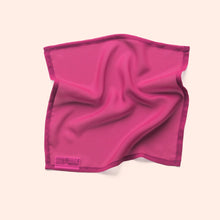 Afbeelding in Gallery-weergave laden, Little Botanic Label - Playcycle speeldoek klein - 30cm - Fuchsia