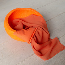 Afbeelding in Gallery-weergave laden, Little Botanic Label - Playcycle speeldoek klein - 30cm - Oranje
