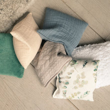 Afbeelding in Gallery-weergave laden, Little Botanic Label - Sensorische pittenzakjes - Green Jeans - 7 stuks