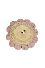 Afbeelding in Gallery-weergave laden, Lorena Canals vloerkussen Pink Daisy