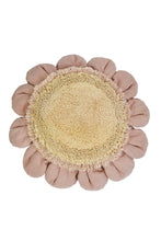 Afbeelding in Gallery-weergave laden, Lorena Canals vloerkussen Pink Daisy