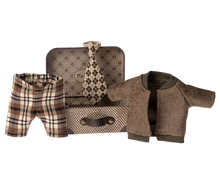 Afbeelding in Gallery-weergave laden, Maileg Jas, broek en stropdas in koffer, Opa muis 17-4301-00
