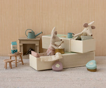 Afbeelding in Gallery-weergave laden, Maileg Tooth fairy mouse, Little sister in matchbox 17-5107-00