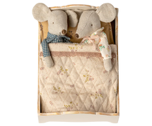 Afbeelding in Gallery-weergave laden, Maileg bed voor muis off white 11-5004-00