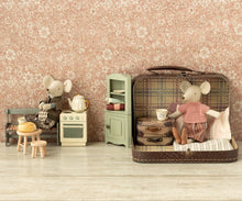 Afbeelding in Gallery-weergave laden, Maileg hoekkast, Muis - Lichtgroen 11-4002-00