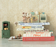 Afbeelding in Gallery-weergave laden, Maileg hoekkast, Muis - Donkergroen 11-4002-01