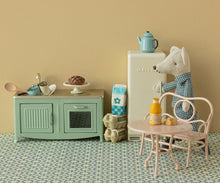 Afbeelding in Gallery-weergave laden, Maileg keuken muis mint groen 11-6100-00