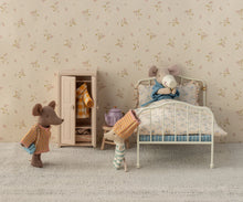 Afbeelding in Gallery-weergave laden, Maileg kledij mantelpakje mama muis 17-5304-00