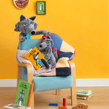 Afbeelding in Gallery-weergave laden, Moulin Roty Ecole de Loisirs - grote wolf knuffel de sterkste wolf - 894013