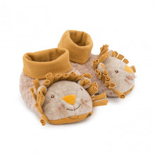 Afbeelding in Gallery-weergave laden, Moulin Roty Leeuw slofjes Sous mon baobab