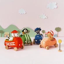 Afbeelding in Gallery-weergave laden, Olli Ella Holdie Dog-Go - Racer Boy - Green