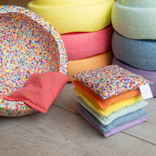 Afbeelding in Gallery-weergave laden, Little Botanic Label - Sensorische pittenzakjes 7 stuks - Pastel + super confetti