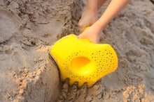 Afbeelding in Gallery-weergave laden, Quut Triplet Mellow Yellow - Banana geel - 3 in 1 schep, harkje, zeef