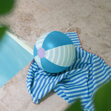 Afbeelding in Gallery-weergave laden, Quut Strandbal 30 cm - Ocean / Cosmic Blue