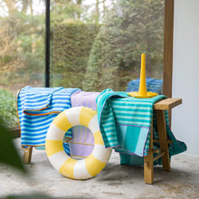 Afbeelding in Gallery-weergave laden, Quut speelhanddoek medium 140 x 70 cm - Bullseye / Name it