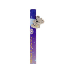 Afbeelding in Gallery-weergave laden, Retractable Ballpoint Koala "Sleeping la Vida Loca"- Free Hugs - blauwe inkt
