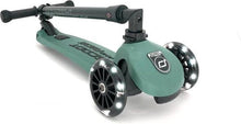 Afbeelding in Gallery-weergave laden, Scoot and Ride - Highwaykick 5 - Forest LED (vanaf 5 jaar, lengte 118-180 cm)