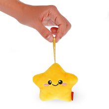 Afbeelding in Gallery-weergave laden, Legami Plush Christmas Decoration - Star - Oh-Oh-Ohrnaments