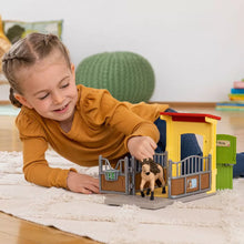 Afbeelding in Gallery-weergave laden, Schleich Farm World ponystal met Ijslander hengst - 42609