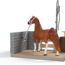 Afbeelding in Gallery-weergave laden, Schleich Horse Club - Sofia's paardenwasplaats - 42792
