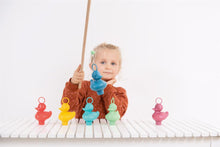 Afbeelding in Gallery-weergave laden, Scratch set Van 6 Kermiseendjes + 2 houten hengels - Koraalrif