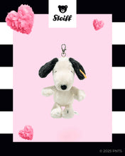 Afbeelding in Gallery-weergave laden, Steiff x Snoopy - Snoopy pendant tashanger 15 cm - 024726