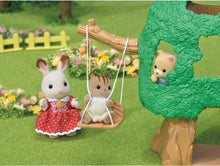 Afbeelding in Gallery-weergave laden, Sylvanian Families - Baby boomhut met rode eekhoornbaby - 5318