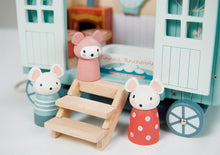 Afbeelding in Gallery-weergave laden, Tender Leaf Toys herdershut