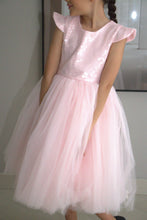 Afbeelding in Gallery-weergave laden, Yuko B. prachtige jurk Fiona rose - maat 6-8 jaar/130 cm