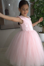 Afbeelding in Gallery-weergave laden, Yuko B. prachtige jurk Fiona rose - maat 6-8 jaar/130 cm