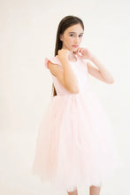 Afbeelding in Gallery-weergave laden, Yuko B. prachtige jurk Fiona rose - maat 6-8 jaar/130 cm