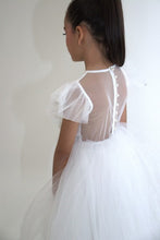 Afbeelding in Gallery-weergave laden, Yuko B. prachtige jurk Clara wit - maat 6-8 jaar/130 cm