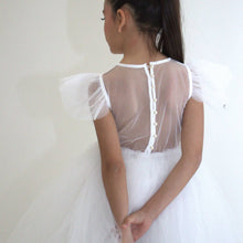 Afbeelding in Gallery-weergave laden, Yuko B. prachtige jurk Clara wit - maat 6-8 jaar/130 cm