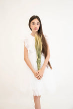 Afbeelding in Gallery-weergave laden, Yuko B. prachtige jurk Clara wit - maat 6-8 jaar/130 cm