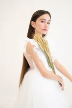 Afbeelding in Gallery-weergave laden, Yuko B. prachtige jurk Clara wit - maat 6-8 jaar/130 cm