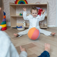 Afbeelding in Gallery-weergave laden, Little Botanic Label - Sensorische Ballonbal - Rainbow orginal & pastel