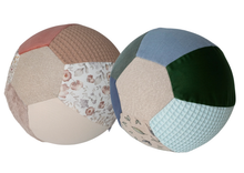 Afbeelding in Gallery-weergave laden, Little Botanic Label - Sensorische Ballonbal - Duo-pack Nature & Jeans