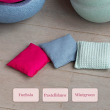 Afbeelding in Gallery-weergave laden, Little Botanic Label - Sensorisch pittenzakje Confetti los / fuchsia (Stapelstein)