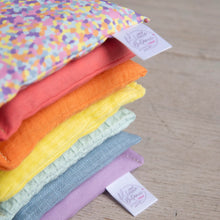 Afbeelding in Gallery-weergave laden, Little Botanic Label - Sensorische pittenzakjes 7 stuks - Pastel + confetti pastel