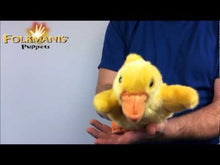 Video laden en afspelen in Gallery-weergave, Folkmanis handpop Duckling eendje
