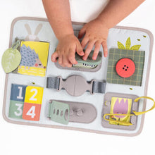 Afbeelding in Gallery-weergave laden, Taf Toys activity buckles board