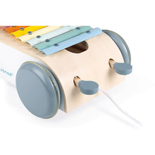 Afbeelding in Gallery-weergave laden, Janod Sweet Cocoon, houten trekkar Xylofoon op wielen - J04406