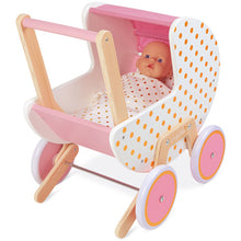 Afbeelding in Gallery-weergave laden, Janod Candy Chic houten poppenwagen - J05886