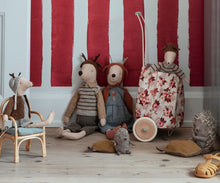 Afbeelding in Gallery-weergave laden, Maileg Maxi muis kerst hertje jongen 16-0763-00