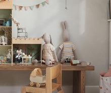 Afbeelding in Gallery-weergave laden, Maileg Wellness Mouse, grote zus muis 17-2206-00