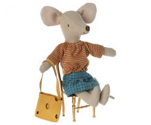 Afbeelding in Gallery-weergave laden, Maileg mama muis met schoudertas  17-2304-00