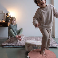 Afbeelding in Gallery-weergave laden, ByAlex Poef Leopard Love luipaard - vloerkussen diameter 40 cm / 15 cm hoog