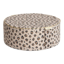 Afbeelding in Gallery-weergave laden, ByAlex Poef Leopard Love luipaard - vloerkussen diameter 40 cm / 15 cm hoog