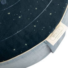 Afbeelding in Gallery-weergave laden, ByAlex Poef Ride to the stars / Space - vloerkussen diameter 40 cm / 15 cm hoog